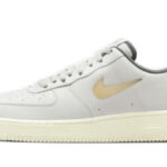 Nike Air Force 1 Low Light Bone and Coconut Milk authentique