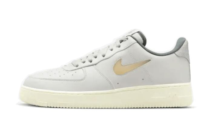 nike-air-force-1-low-light-bone-and-coconut-milk-371712 Nike Air Force 1 Low Light Bone and Coconut Milk authentique