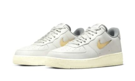 Nike Air Force 1 Low Light Bone and Coconut Milk - vue 2