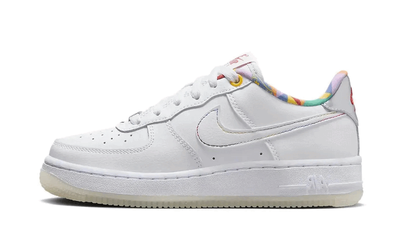 nike-air-force-1-low-lv8-white-playful-print-158401 Nike Air Force 1 Low LV8 White Playful Print authentique