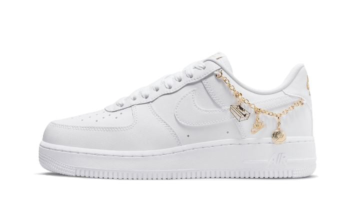 nike-air-force-1-low-lx-lucky-charms-white-892646 Nike Air Force 1 Low LX Lucky Charms White authentique