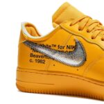 Nike Air Force 1 Low Off-White University Gold Metallic Silver - vue 4