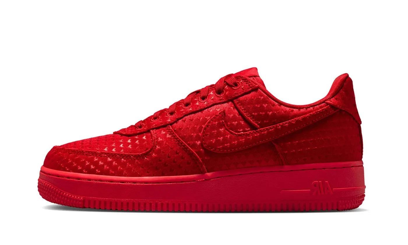 nike-air-force-1-low-valentines-day-university-red-2026-229954 Nike Air Force 1 Low Valentine's Day University Red (2026) authentique