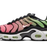 Nike Air Max Plus Black Green Strike Flash Crimson White authentique