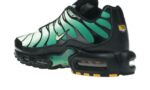 Nike Air Max Plus Vapor Green Malachite Black Light Lemon Twist - vue 3