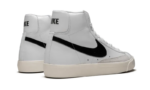 Nike Blazer Mid '77 Vintage White Black - vue 3