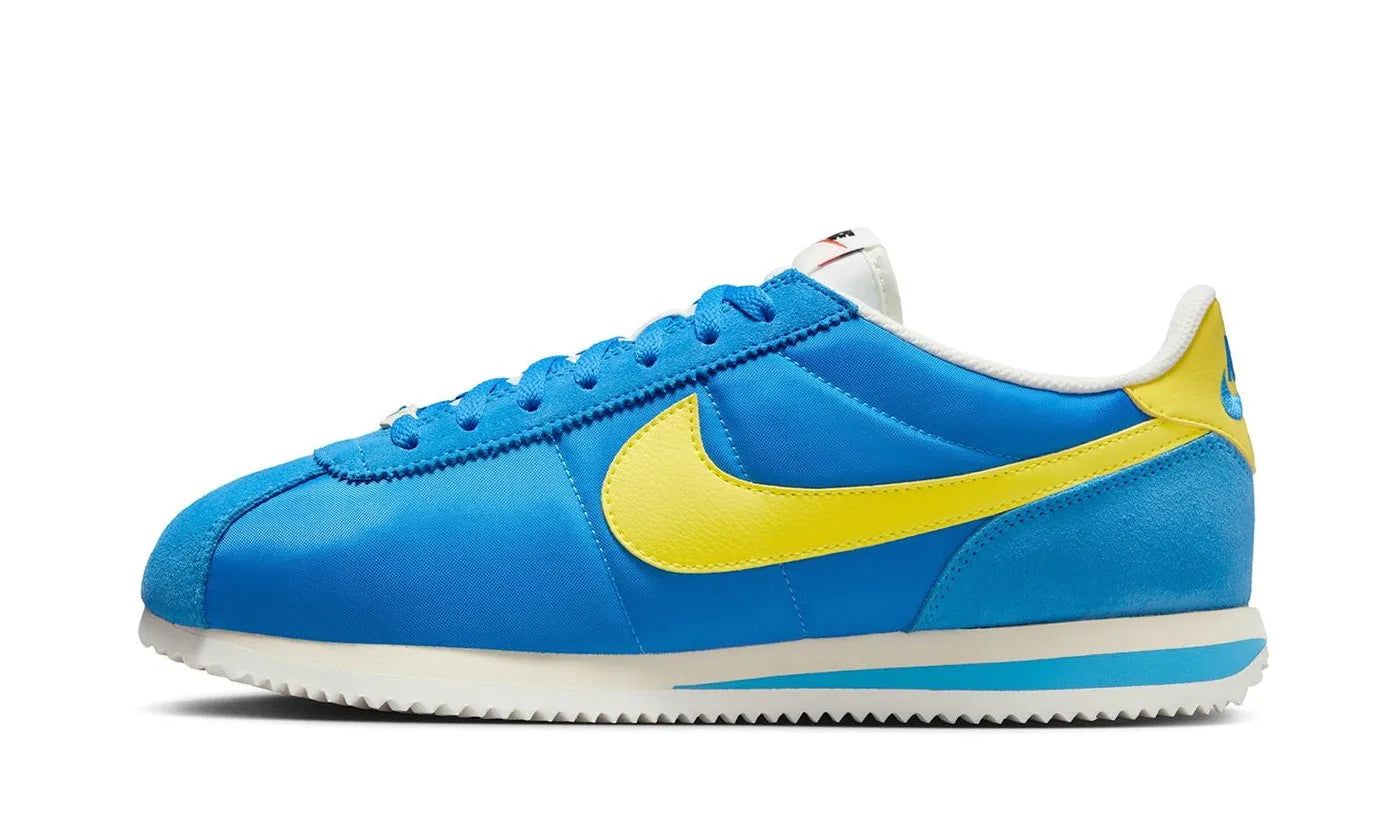 nike-cortez-txt-light-photo-blue-sail-muslin-lightning-636008 Nike Cortez TXT Light Photo Blue Sail Muslin Lightning authentique