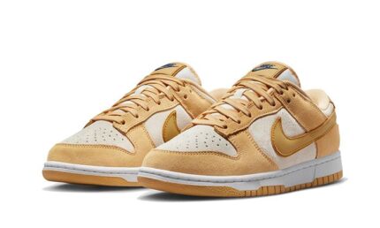 Nike Dunk Low Celestial Gold Suede - vue 2