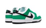 Nike Dunk Low Celtics - vue 3