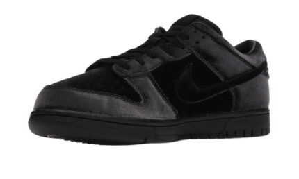 Nike Dunk Low Dover Street Market Triple Black Velvet - vue 2