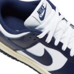 Nike Dunk Low Vintage Navy - vue 3