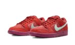 Nike SB Dunk Low Mystic Red - vue 2