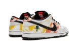 Nike SB Dunk Low Raygun Tie Dye Away - vue 3