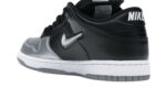 Nike SB Dunk Low Supreme Jewel Swoosh Silver - vue 3