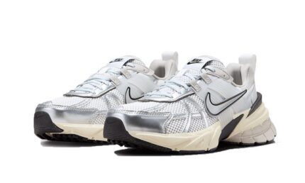 Nike V2K Run Metallic Silver - vue 2