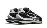 Nike Vaporwaffle Sacai Black White - vue 3