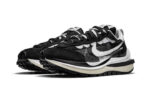 Nike Vaporwaffle Sacai Black White - vue 2