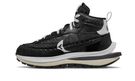 Nike Vaporwaffle Sacai Jean Paul Gaultier Black White authentique
