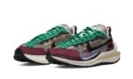 Nike Vaporwaffle Sacai Villain Red Neptune Green - vue 2