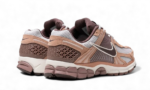 Nike Zoom Vomero 5 Dusted Clay - vue 3