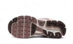 Nike Zoom Vomero 5 Dusted Clay - vue 4