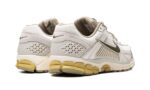 Nike Zoom Vomero 5 Light Bone Medium Olive - vue 3